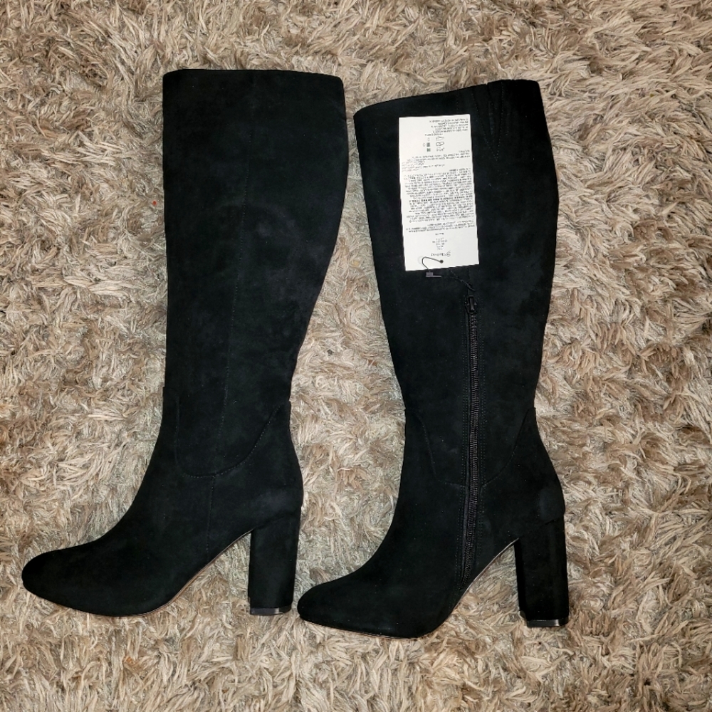 The drop brand new hill boots 👢 😍